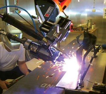 2、激光器焊接設(shè)備在操作過程中會(huì)對(duì)人體健康造成輻射嗎