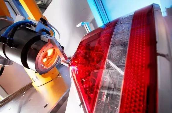 2.激光焊接機(jī)在焊接過(guò)程中應(yīng)掌握哪些要點(diǎn)？